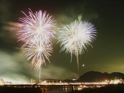 コンパニオン宴会・花火情報